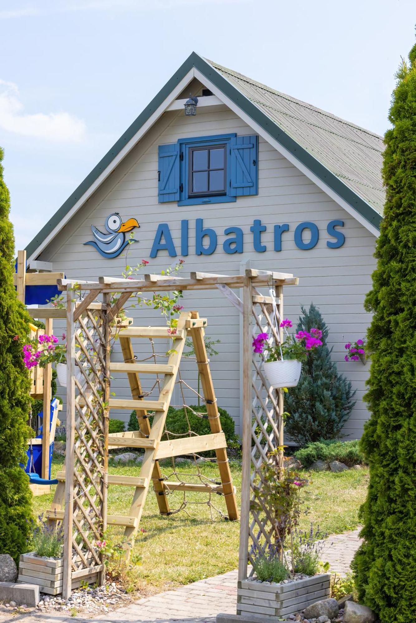 Domki Letniskowe Albatros Rewal Exterior photo